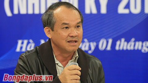 Bầu Đức lại chơi trội khiến cả làng bóng đá Việt Nam phải xôn xao